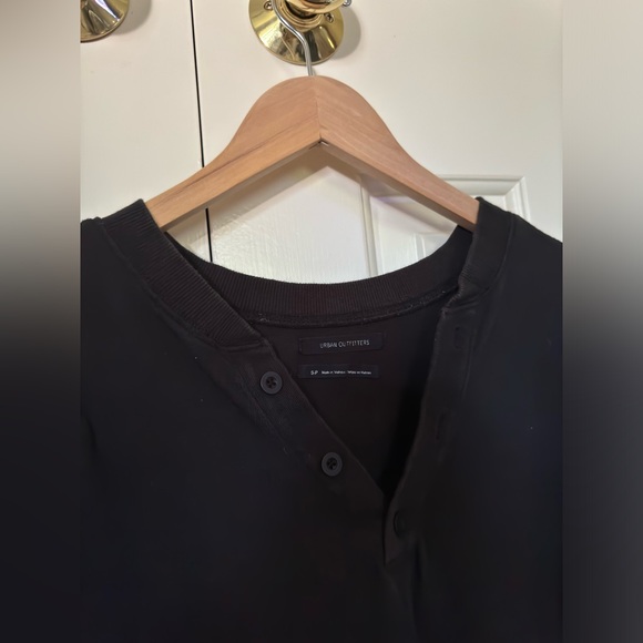 Urban Outfitters Black Relaxed Long Sleeve - Picture 2 of 2